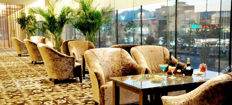 青岛海都大酒店(黄岛金沙滩井冈山路地铁站店)图片