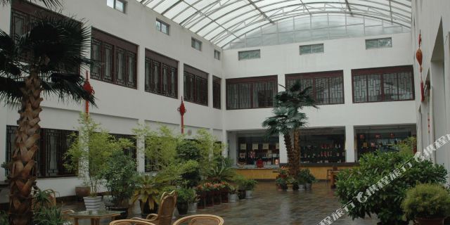 五台山花卉山庄1晚 五台山门票2张·景区超近酒店 交通十分便利 舒适