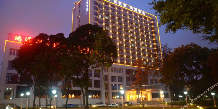 越秀区 >> 酒店  标签: 宾馆 舒适型  广州鸿源酒店共多少人浏览