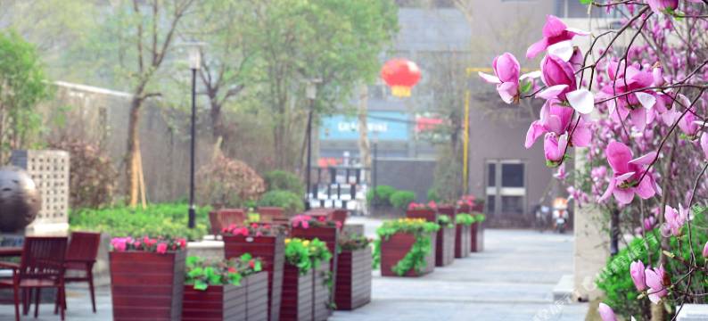 汤池锦悦酒店(武汉科技大学青山校区建设二路地铁站店)图片