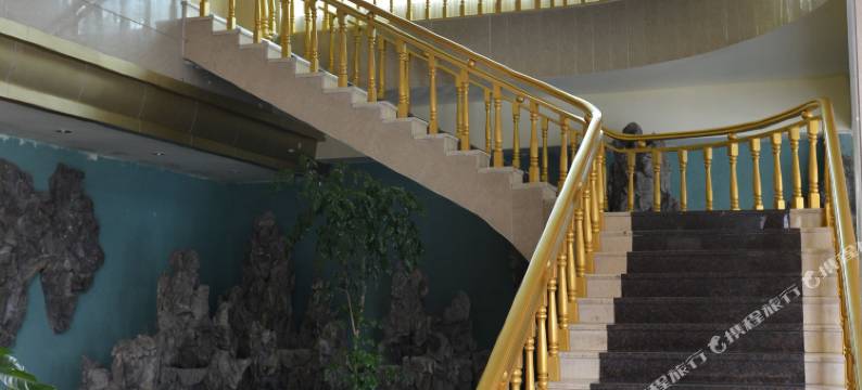 新丰百乐宫酒店图片