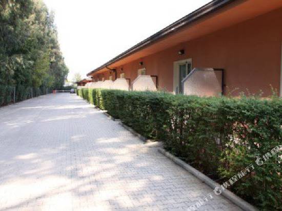 帕拉卡維克奇酒店