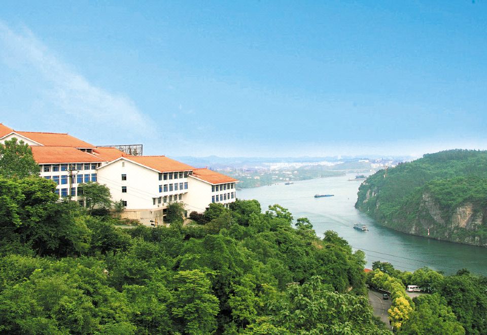 宜昌龙泉山庄大酒店外景图