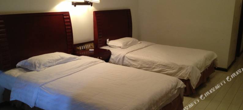 康飒酒店(芒康曲孜卡店)图片