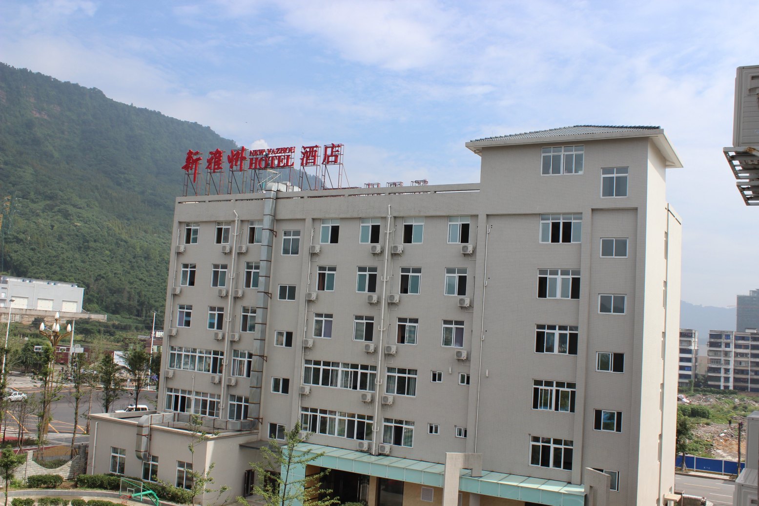Xinyazhou HotelHotel Overview
