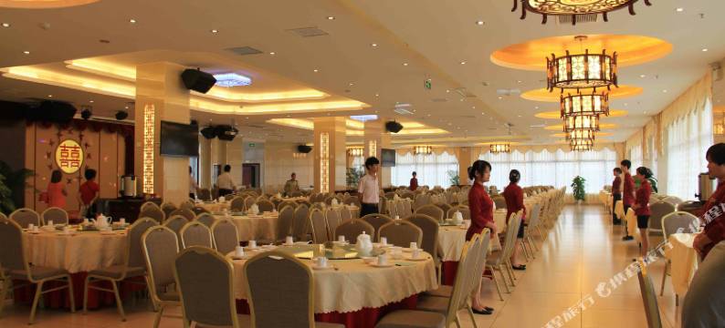 定安春阳假日酒店图片