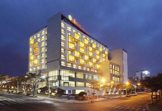 巴雷福酒店外景图