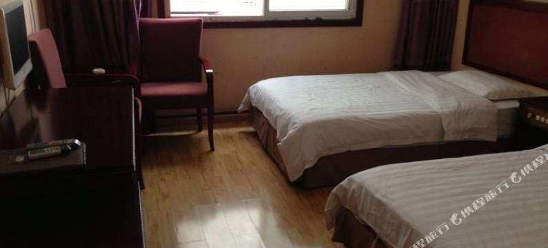 泸定紫鑫商务酒店图片