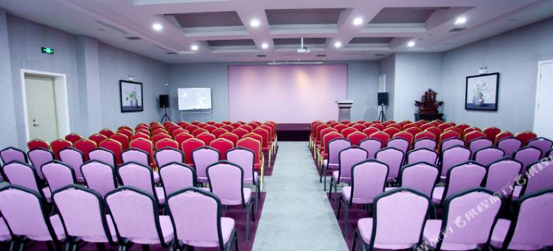 荥阳山河鸿风尚酒店图片