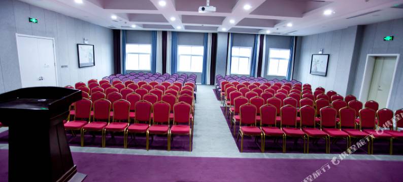 荥阳山河鸿风尚酒店图片