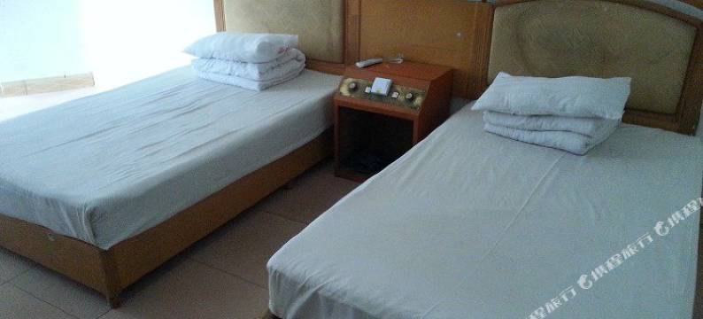 贵港彩叶旅馆(步步高广场华隆超市店)图片