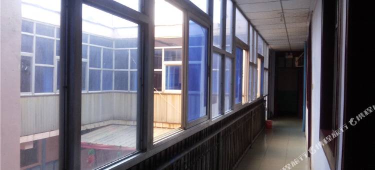 万荣红都招待所图片