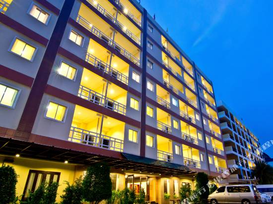 芭堤雅黃金海酒店