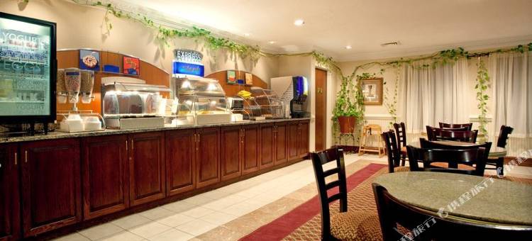 克莱蒙斯 I-40 凯艺套房酒店(Quality Inn & Suites Clemmons I-40)图片