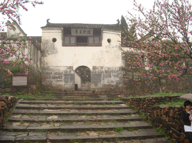 踏歌岸阁