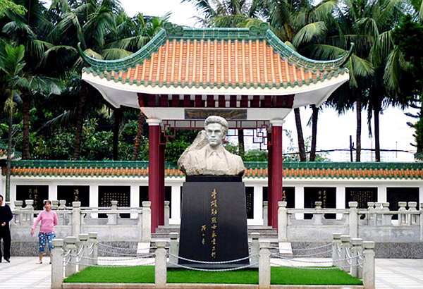 李硕勋烈士纪念亭