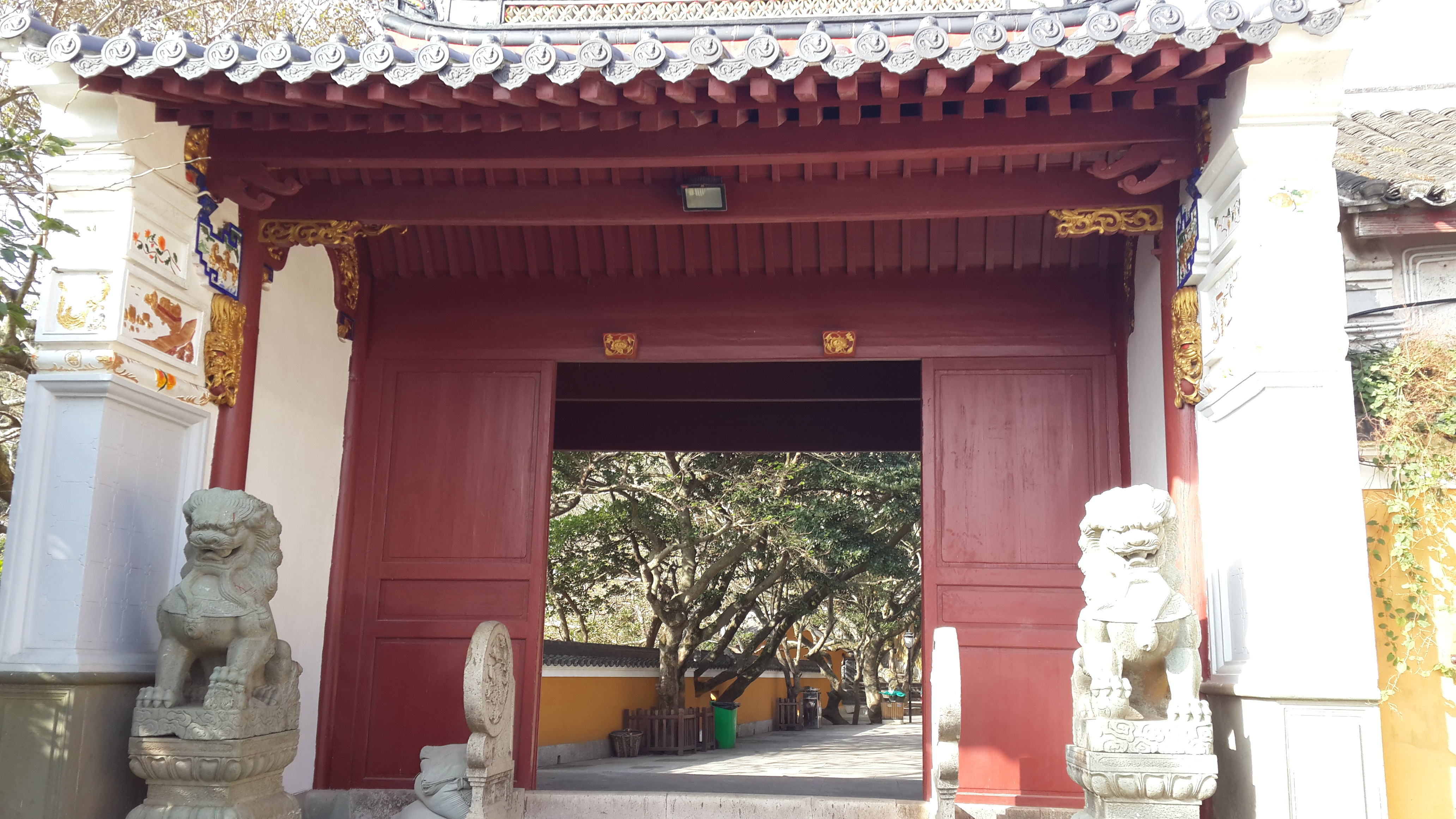 洛迦山国际灯塔