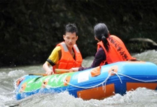 上堡大峡谷漂流景点图片