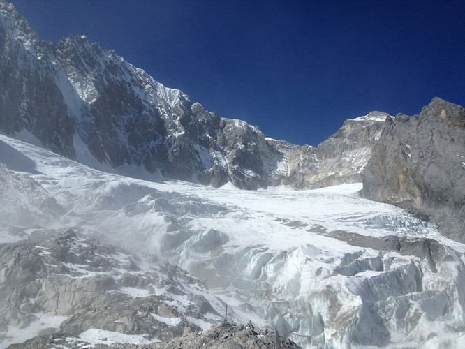 云南旅游景点图片简介 cc66ecb04bcb407da7b06163c63d45a8_R_10000_500_Q90.jpg