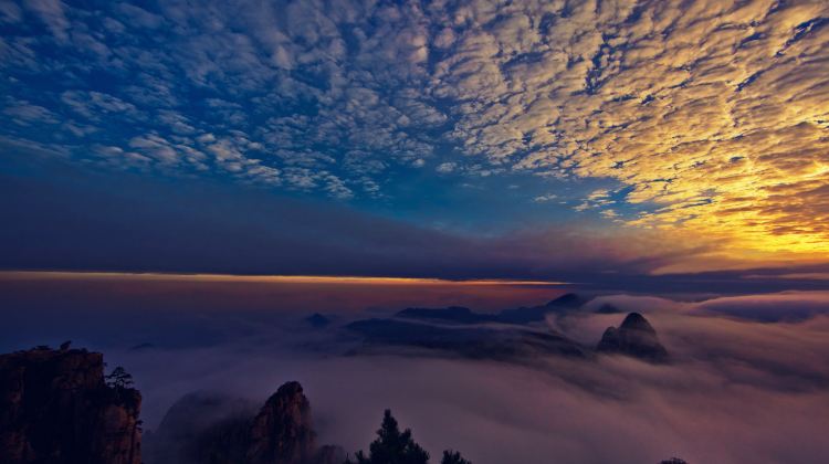 4-Day Huangshan Scenic Area + Hongcun Village + Huizhou Ancient Town
