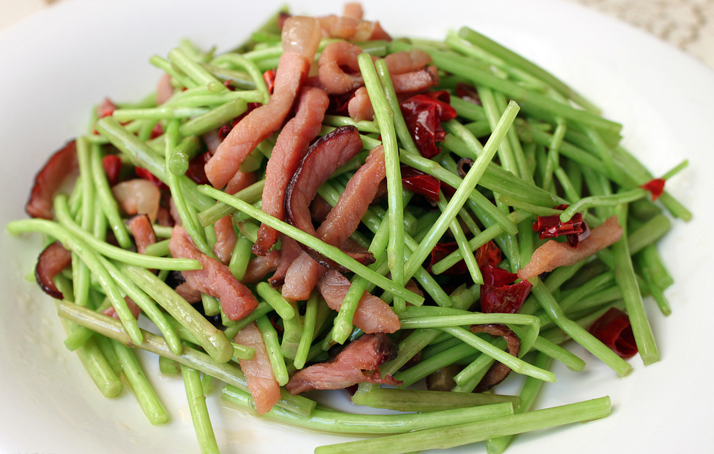 藜蒿炒腊肉