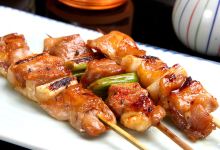札幌美食图片-烤鸡肉串