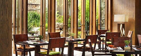 Charm Restaurant Indigo Hotel Lijiang Ancient Town Reviews - 