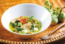 曼谷美食图片-绿咖喱鸡