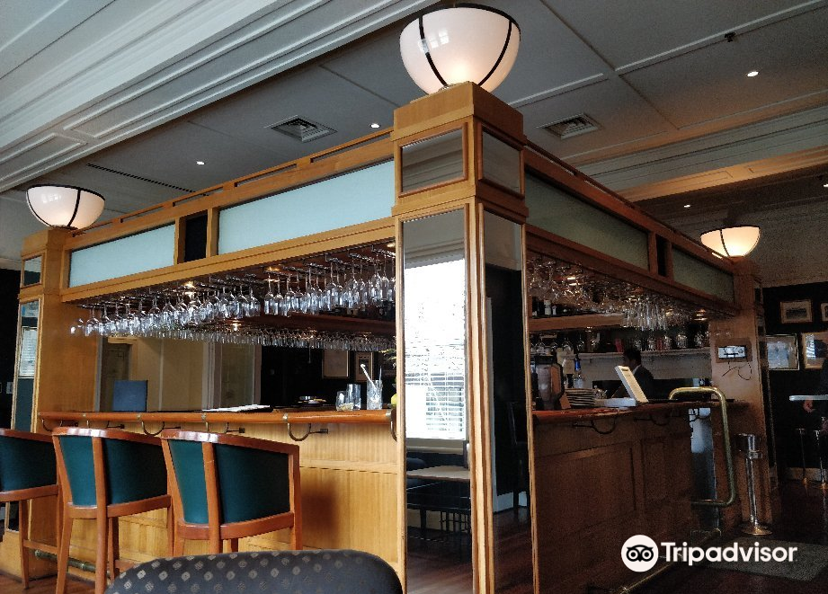 Speaker's Corner Bar