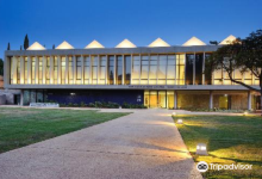 The Levinson Visitors Center景点图片