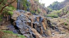 Batu Templek Waterfall-Babakan Ciamis