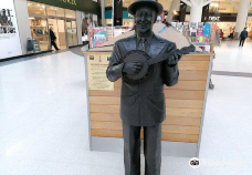 George Formby Statue-维甘