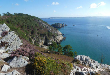 Pointe de Saint-Hernot景点图片