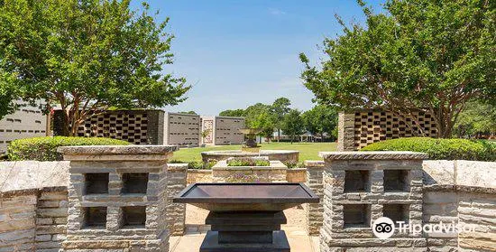 Moore Memorial Gardens