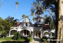 Queen Anne Cottage and Coach Barn景点图片