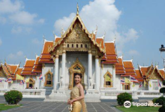 Traditional Thai Costume for rent景点图片