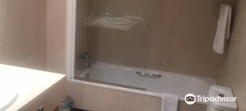 伊苏尔列雷纳酒店(Isur Llerena)图片