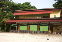 Tanjung Putus Island景点图片