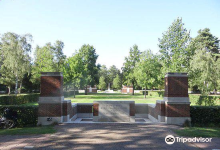 Canadian War Cemetery景点图片