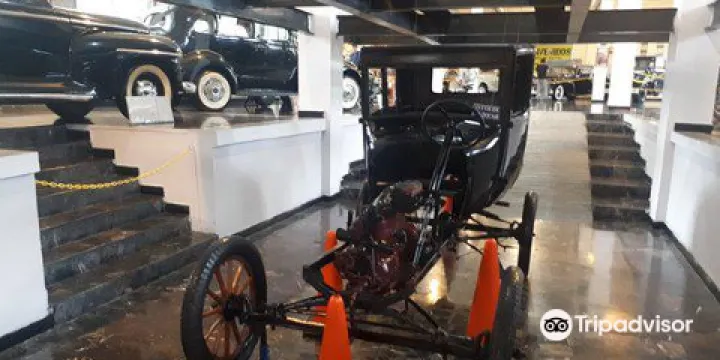 Museo de Autos y del Transporte
