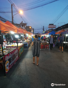 Chan Chala Night Market-董里