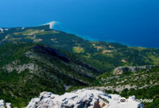 Golden horn from above景点图片