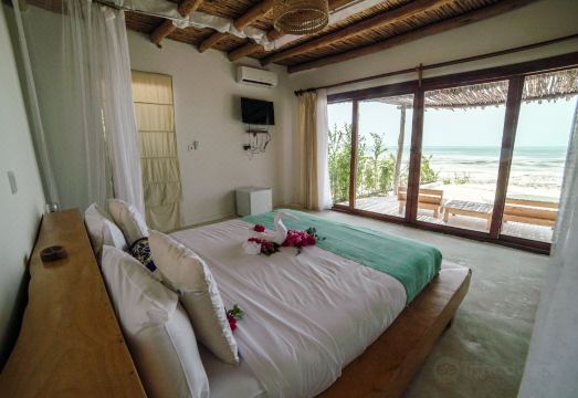 Zanbluu Beach HotelHotel Overview