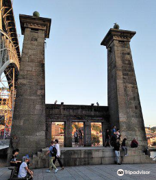 Pilares da Antiga Ponte Pensil-波尔图