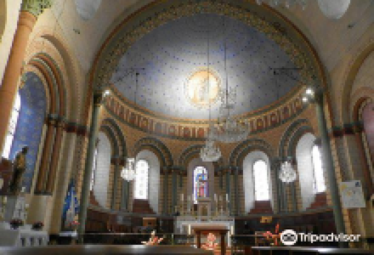 Eglise Saint-Pierre景点图片