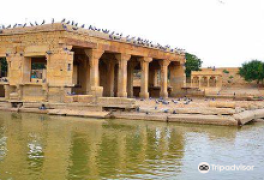 Gadeshwar Dam景点图片
