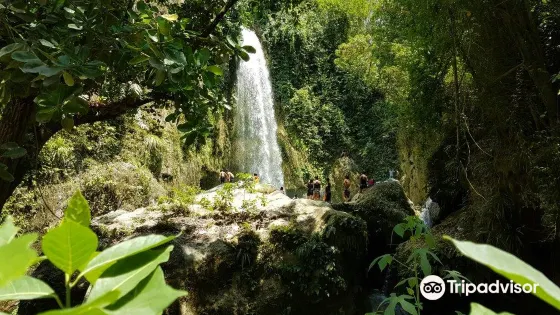 Inambakan Falls