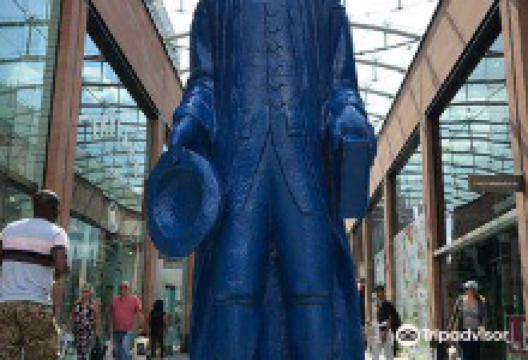 The Blue Boy Statue景点图片