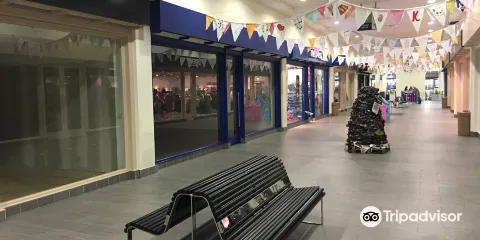 K Village, the Lakes Outlet